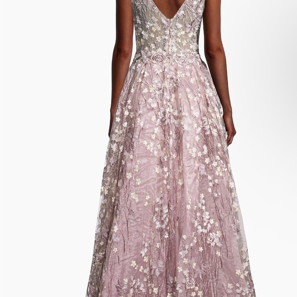 Mac Duggal, Floral embroidered illusion V-neck gown, Style 20131 size 12 - Picture 8 of 9